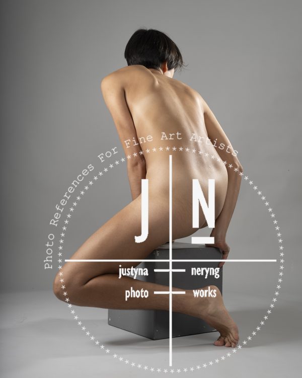 Gabi figure on small plinth  I/20 shots