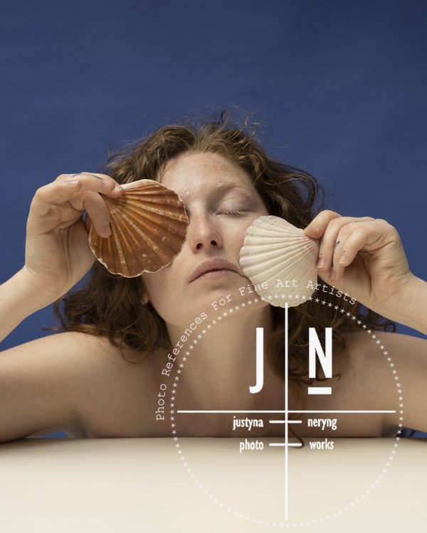 Maud with sea shells 1/20 shots